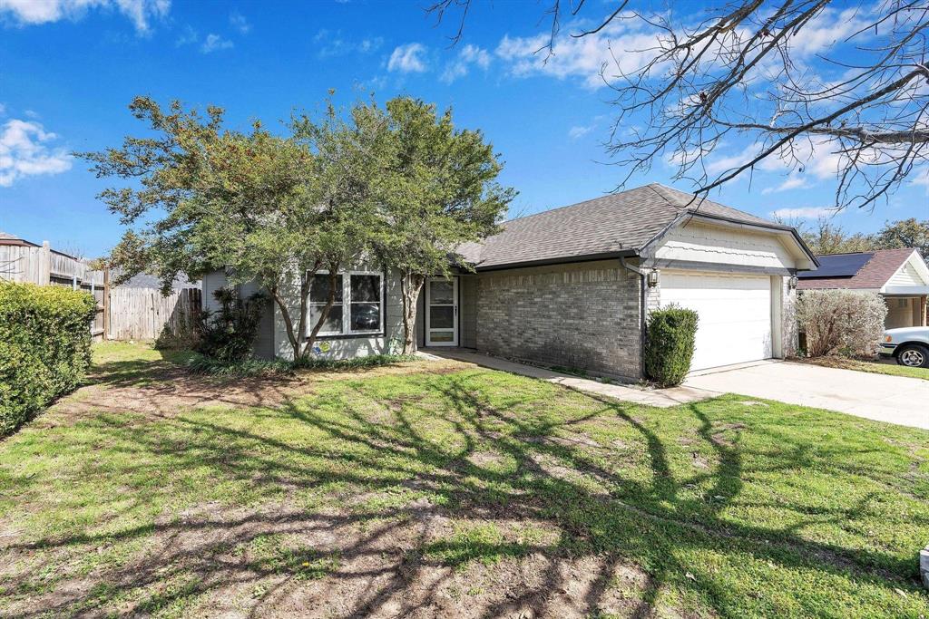 Saginaw, Texas 76179, United States, 3 Bedrooms Bedrooms, ,2 BathroomsBathrooms,Residential,Active,98125