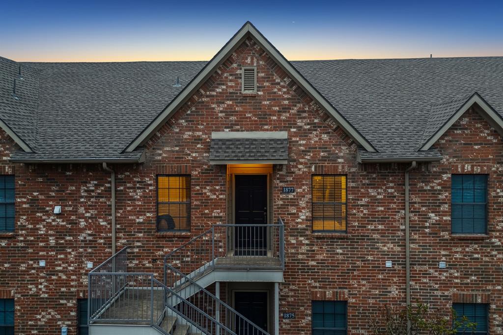 1877 Signal Ridge Place
