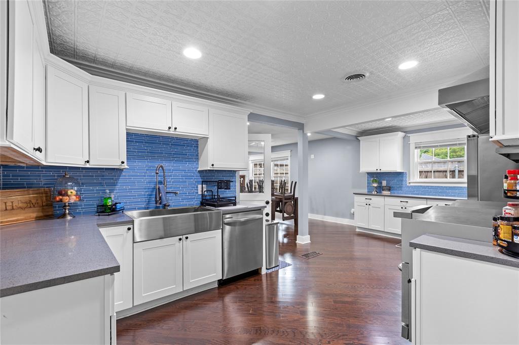 Lewis T E Place Add - Residential