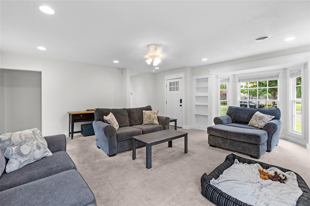 Lewis T E Place Add - Residential