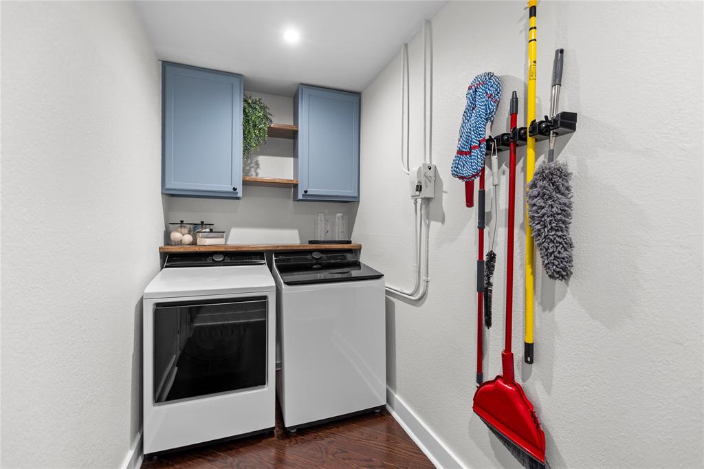 Lewis T E Place Add - Residential