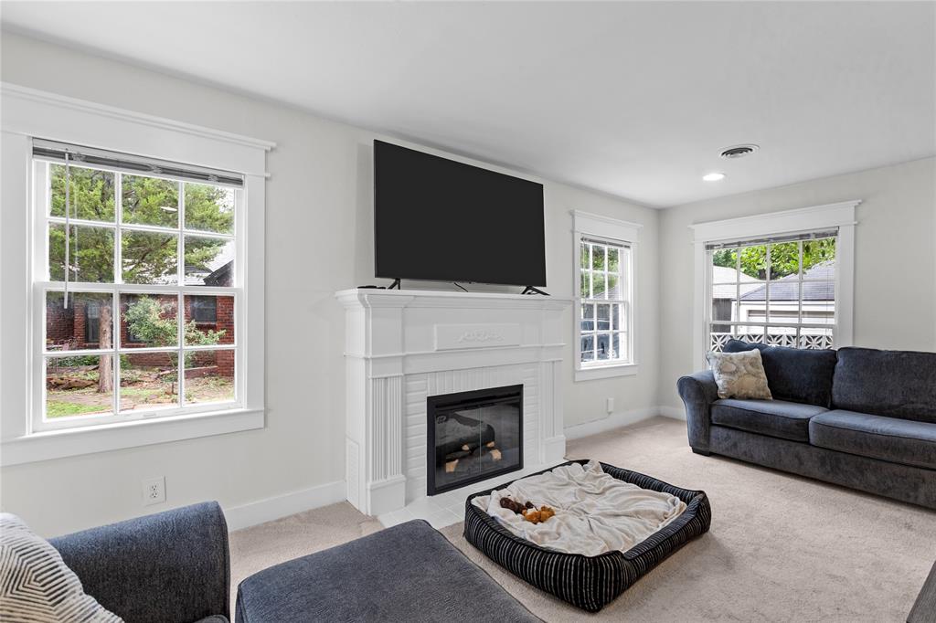 Lewis T E Place Add - Residential