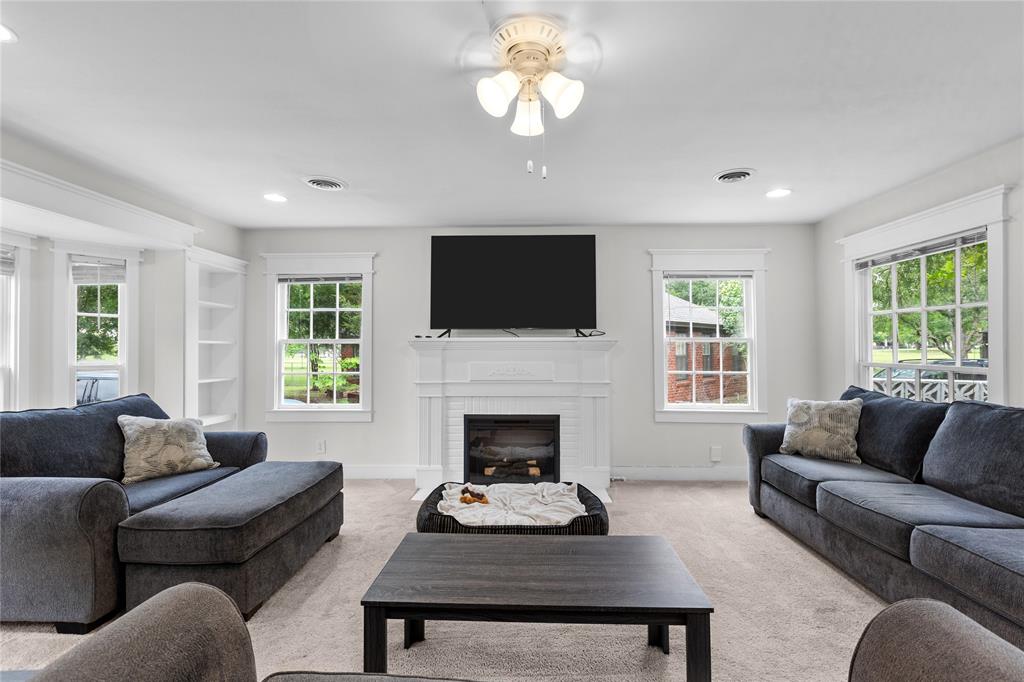 Lewis T E Place Add - Residential