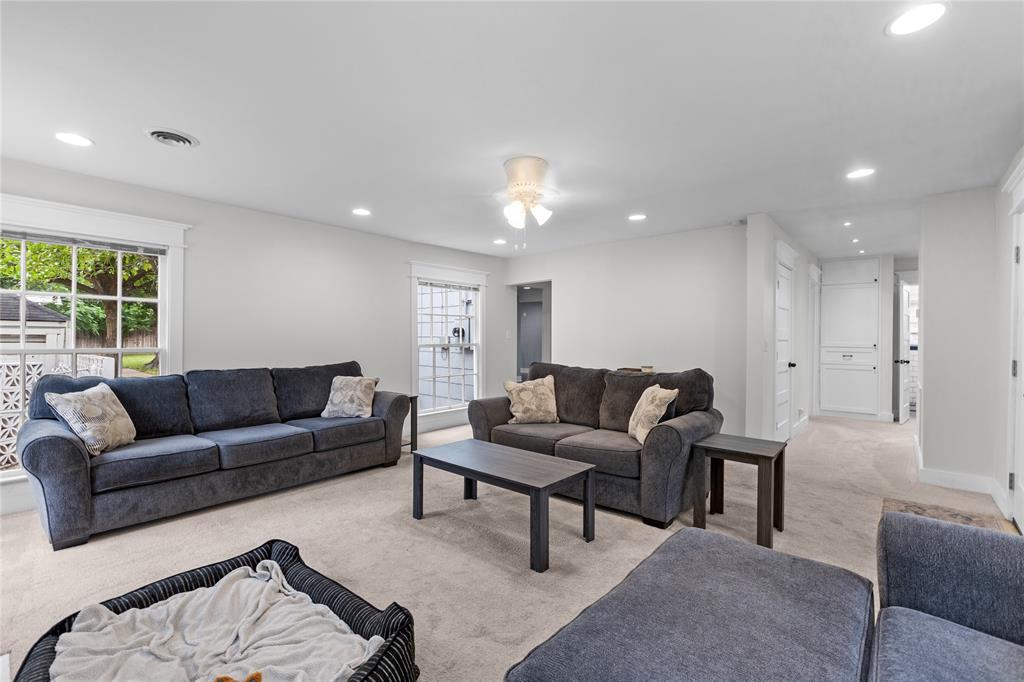 Lewis T E Place Add - Residential