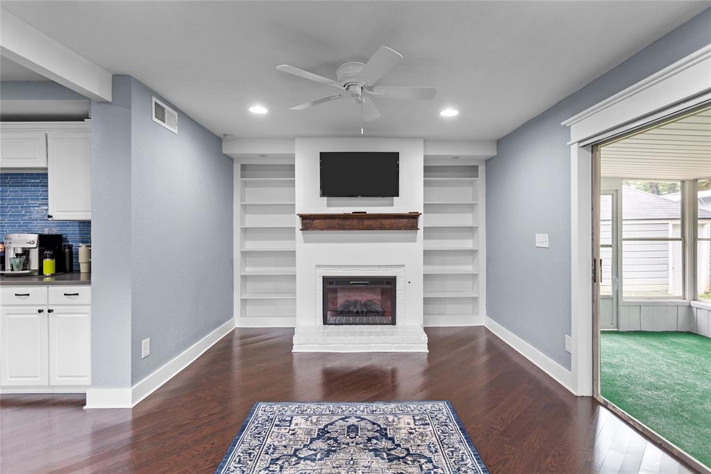 Lewis T E Place Add - Residential