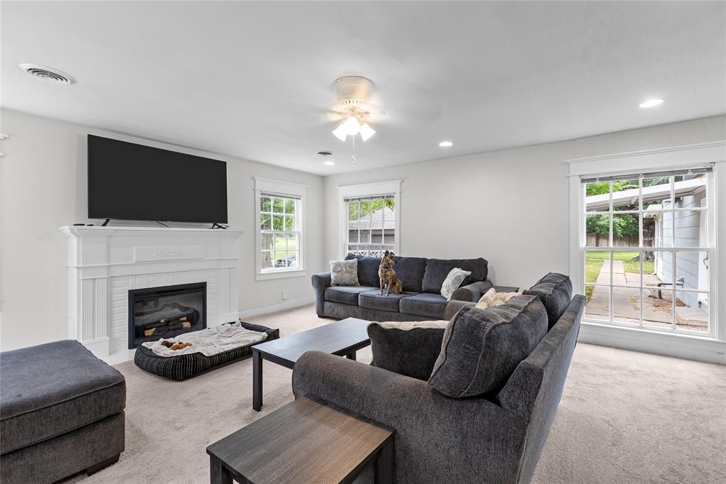 Lewis T E Place Add - Residential