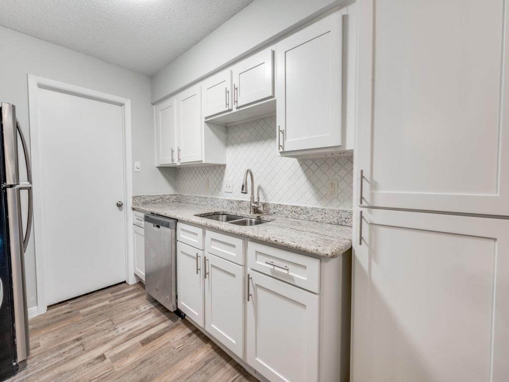 Cedar Ridge At Hurst Twnhms - Residential