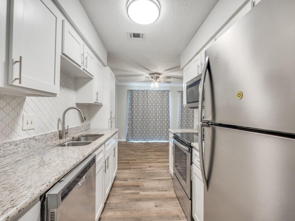 Cedar Ridge At Hurst Twnhms - Residential