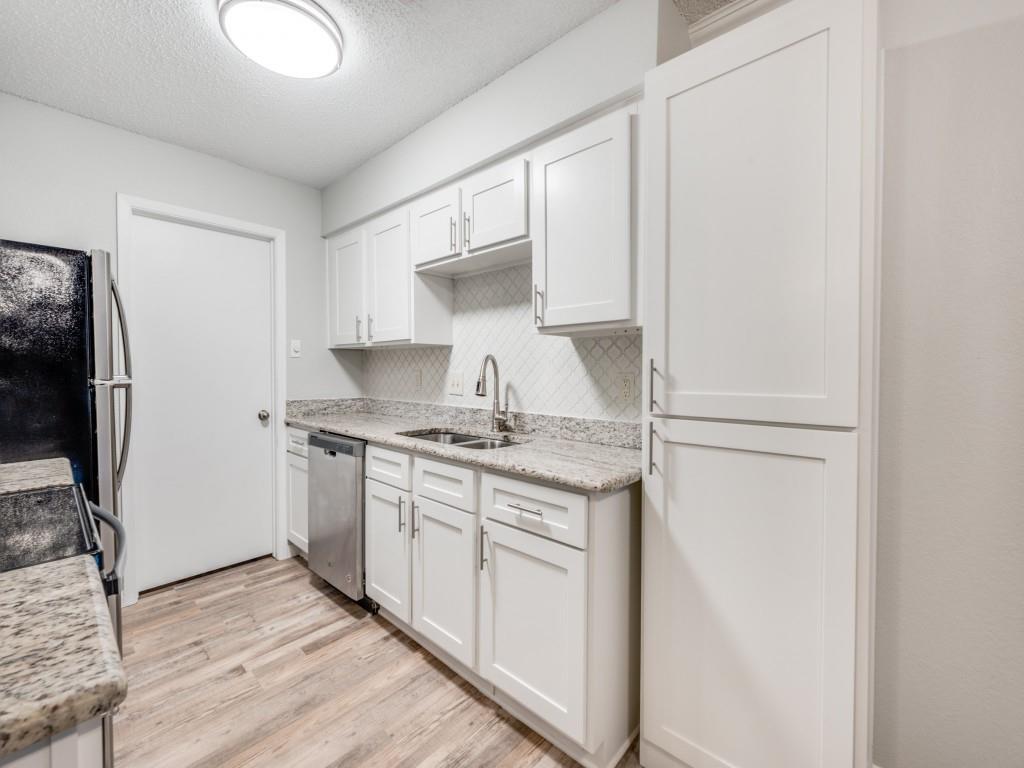 Cedar Ridge At Hurst Twnhms - Residential