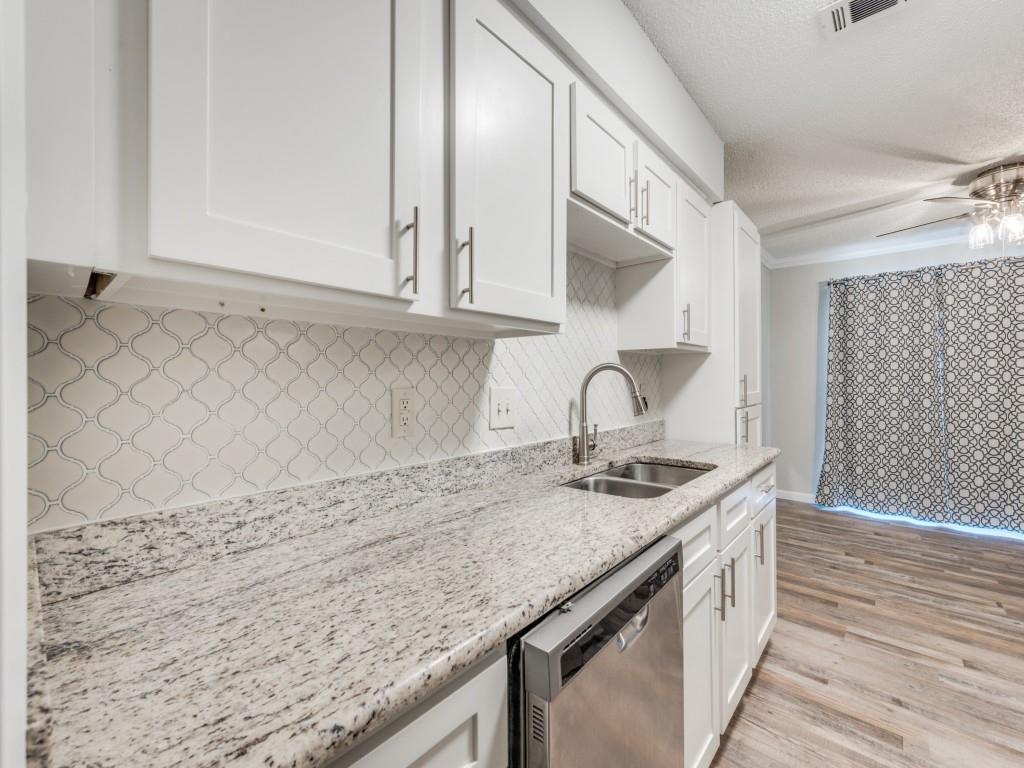 Cedar Ridge At Hurst Twnhms - Residential