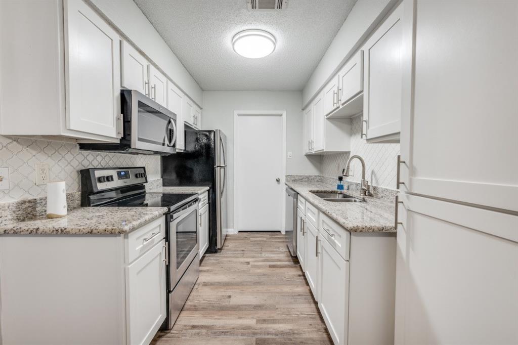 Cedar Ridge At Hurst Twnhms - Residential