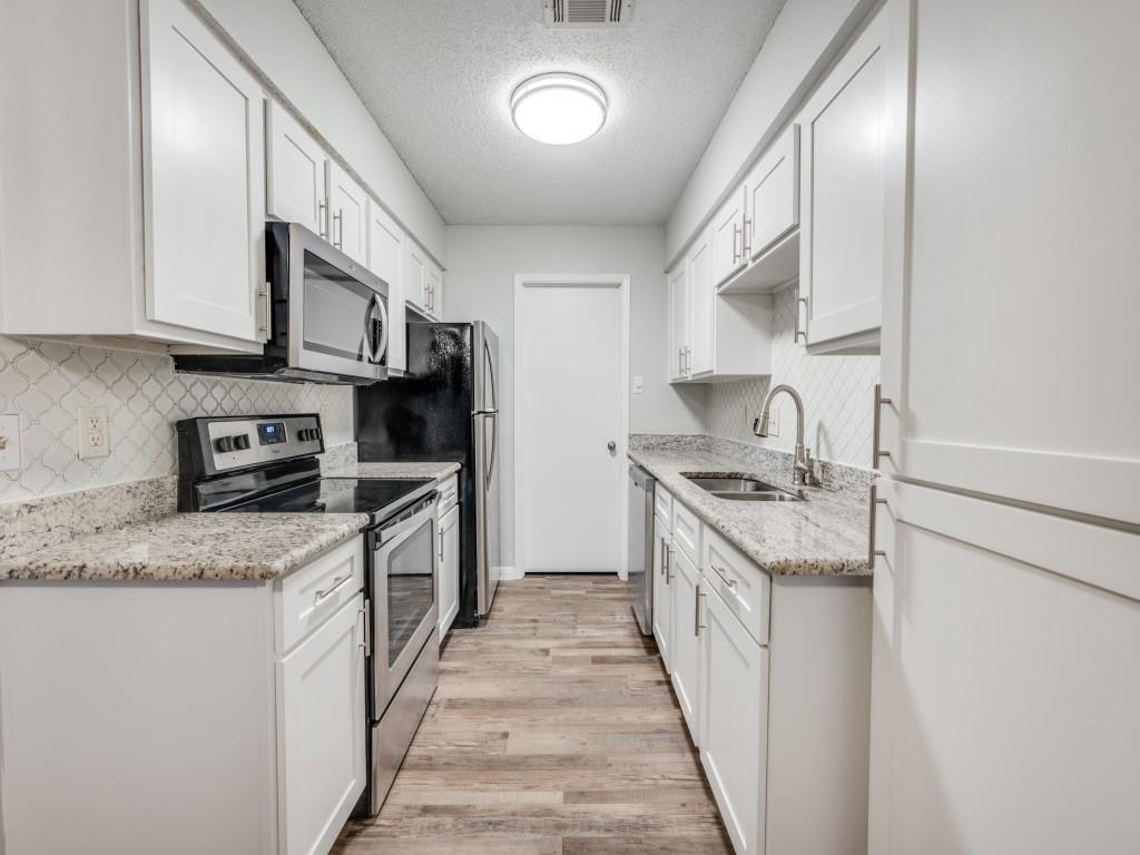 Cedar Ridge At Hurst Twnhms - Residential