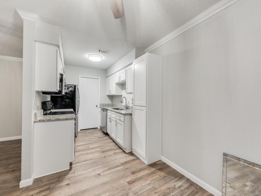 Cedar Ridge At Hurst Twnhms - Residential