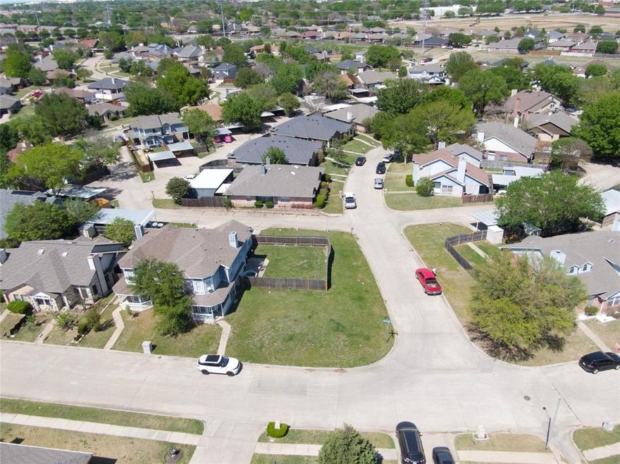 Great corner lot located in an established neighborhood in Arlington TX 76001. Excellent opportunity for builders, investors, or buyers looking to build. This property has been approved by the City of Arlington for either a single family residence or a multi unit development, offering flexibility and strong income potential.
Located within Mansfield ISD, a highly desirable school district. Convenient access to shopping, dining, parks, and major highways throughout the DFW area.
Fence shown in previous photos has been removed.
Rare opportunity to secure a versatile lot in a prime location with city approval already in place. Bring your builder and start planning your project today.