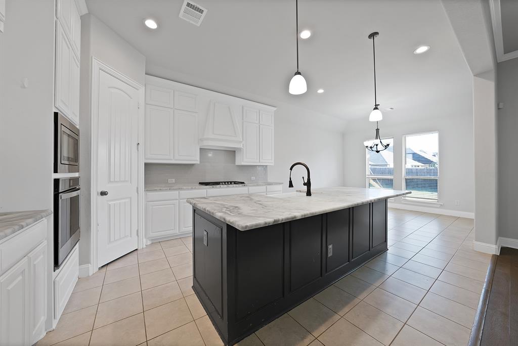 2611 Ashmont Way