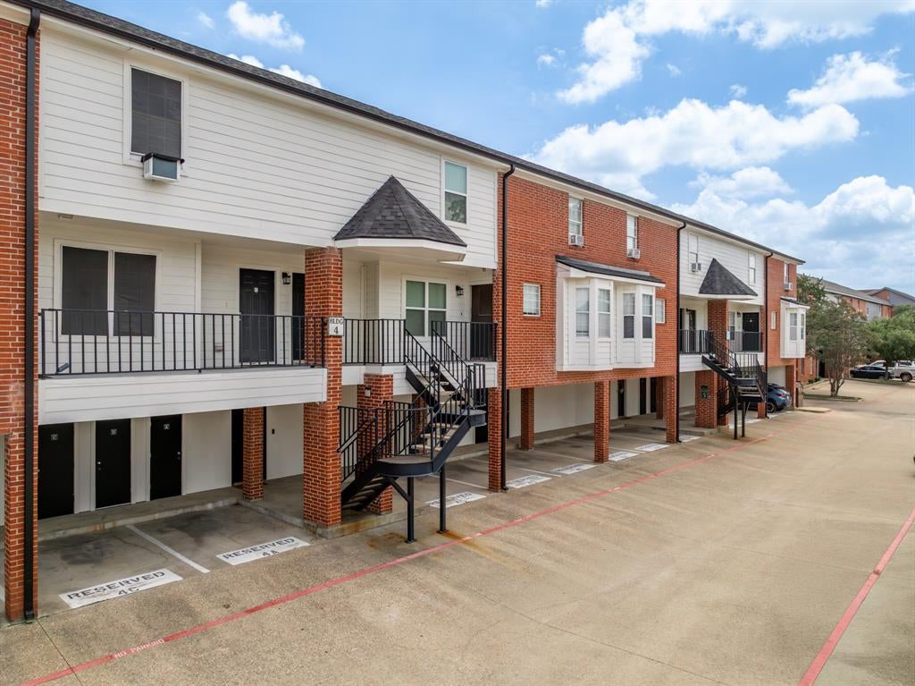 600 Bagby Avenue 4C