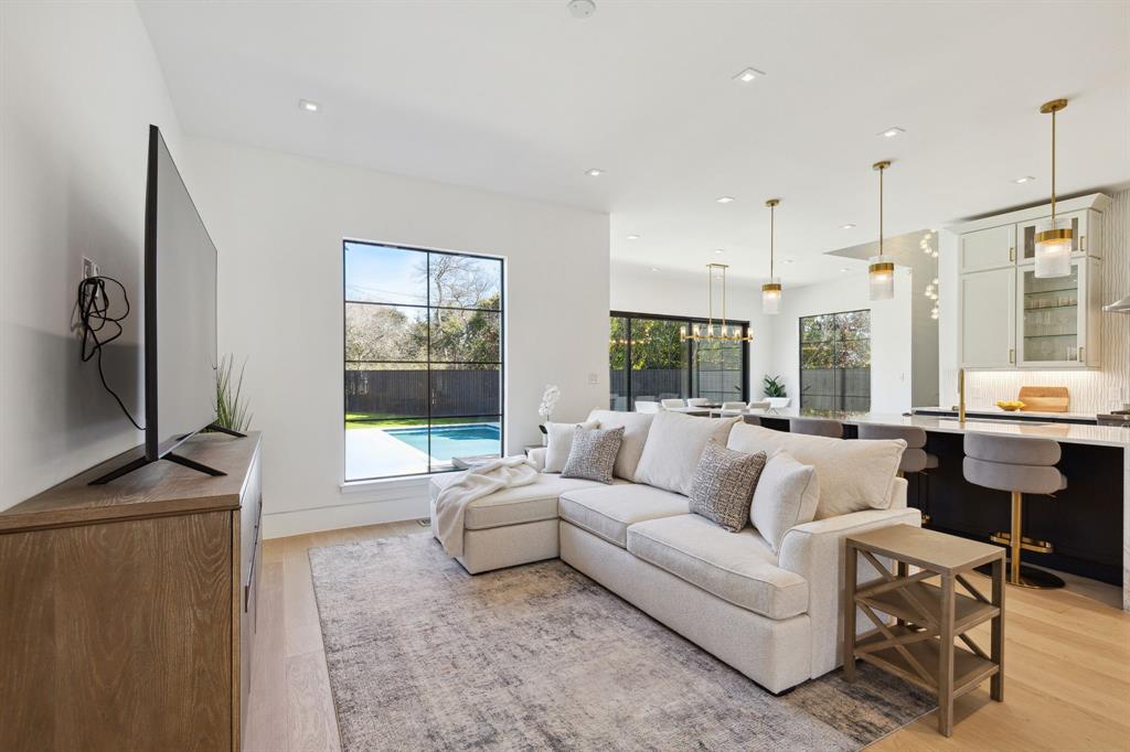 Casa Linda Estates - Residential