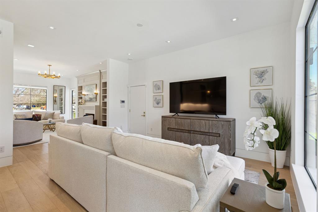 Casa Linda Estates - Residential