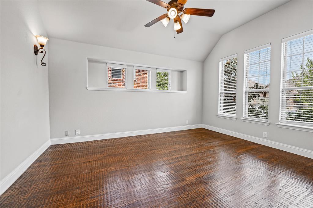 2107 Victoria Lane
