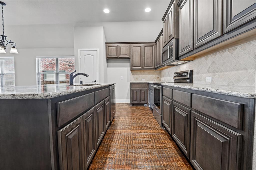 2107 Victoria Lane