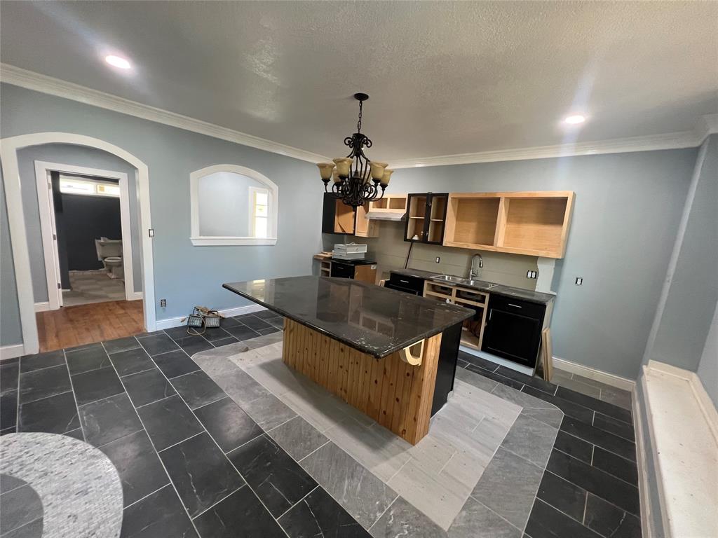 2310 Highland Avenue