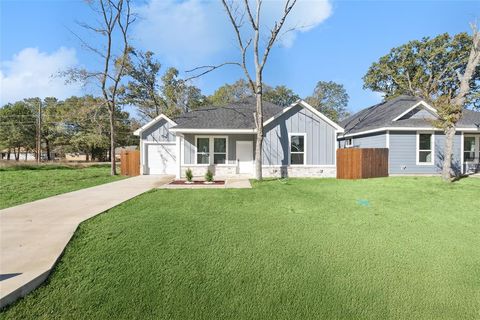 A home in Mabank