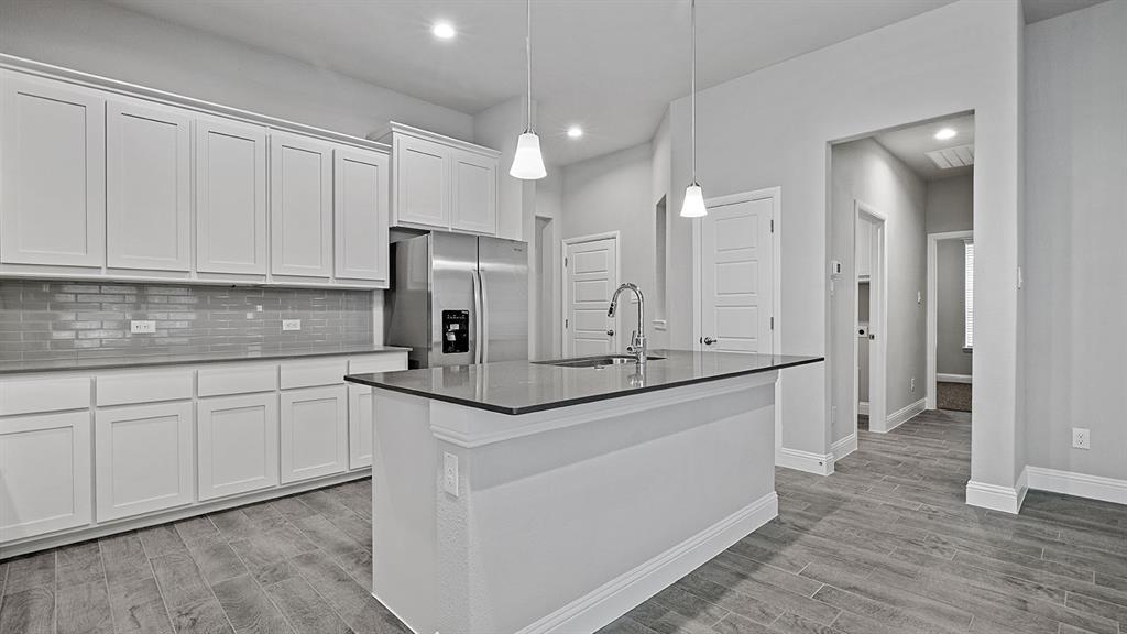 10621 ZIRCON Lane