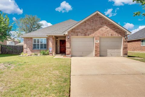 215 Stable Drive Waxahachie TX 75165