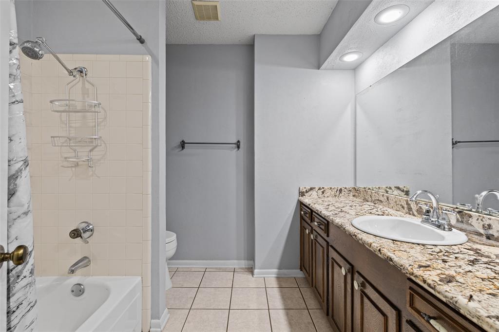 Oaklawn Manor - Residential