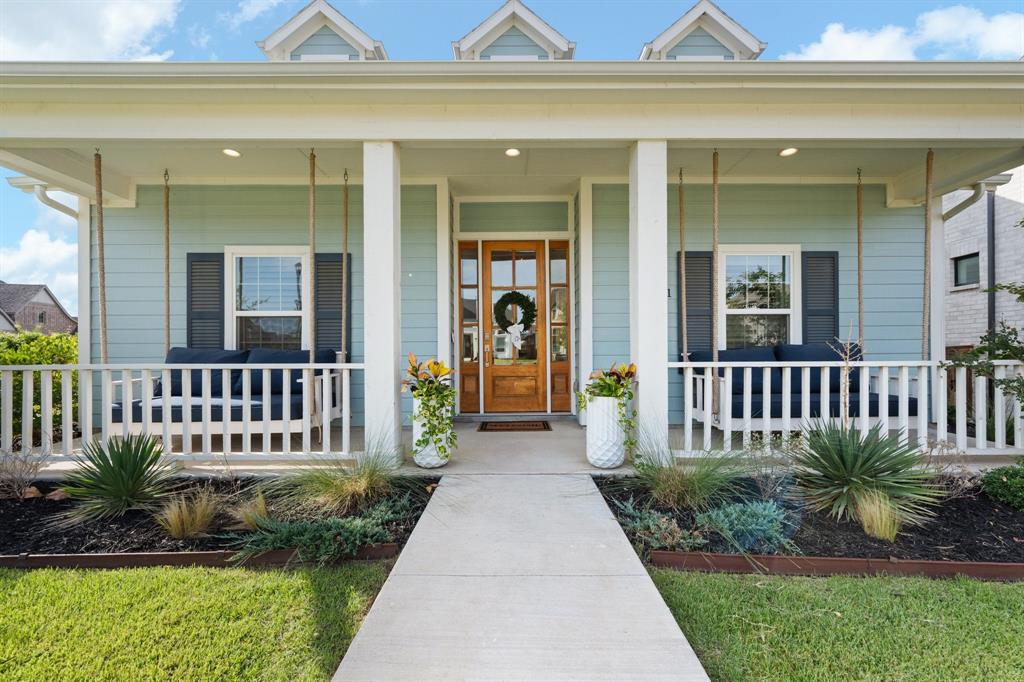 Photo of 14401 Greymoore Circle, Fort Worth, TX 76008 (MLS # 21392060)