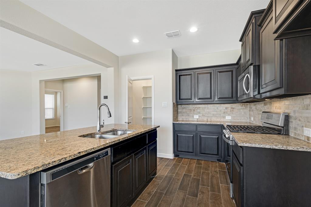 TRAILS OF ELIZABETH CREEK - Residential