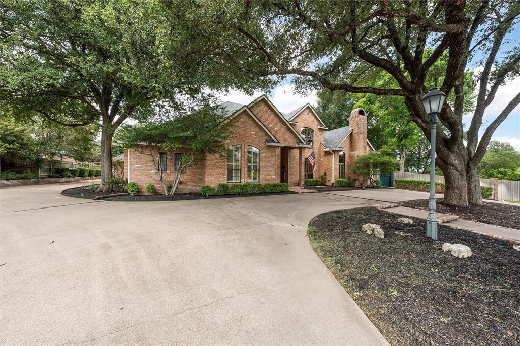 804 Wooded Crest Drive