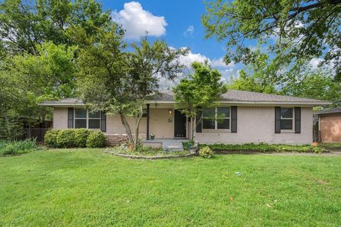 2216 Springhill Drive Dallas TX 75228