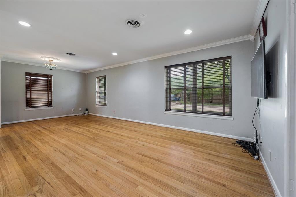 2216 Springhill Drive