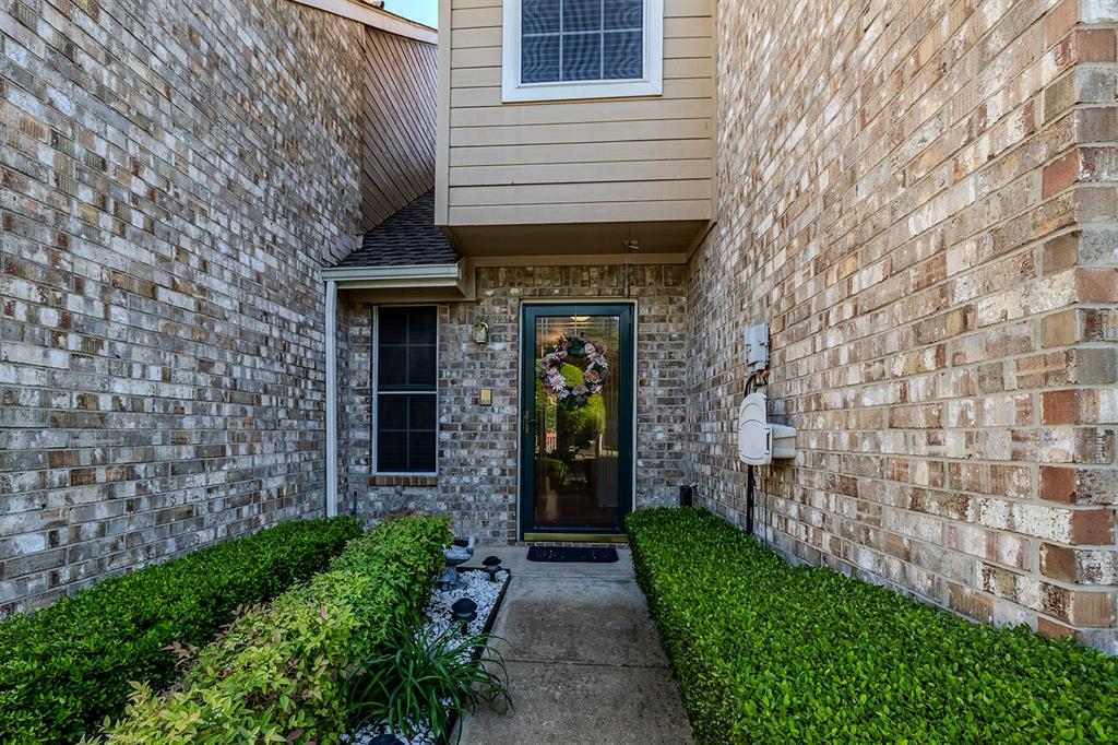 415 Oak Leaf Drive