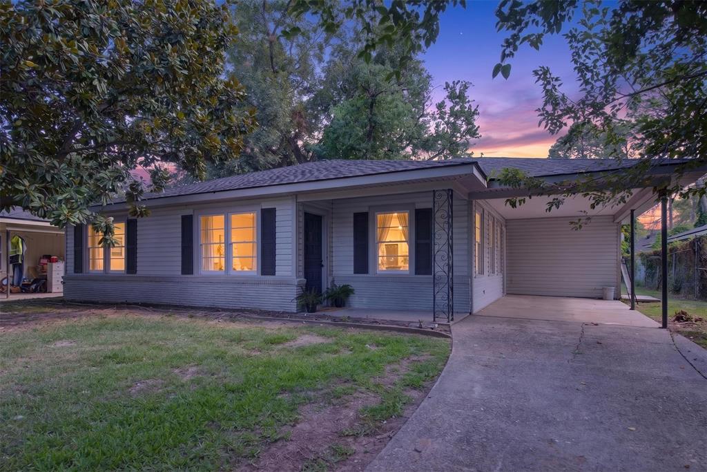 3843 Greenway Place