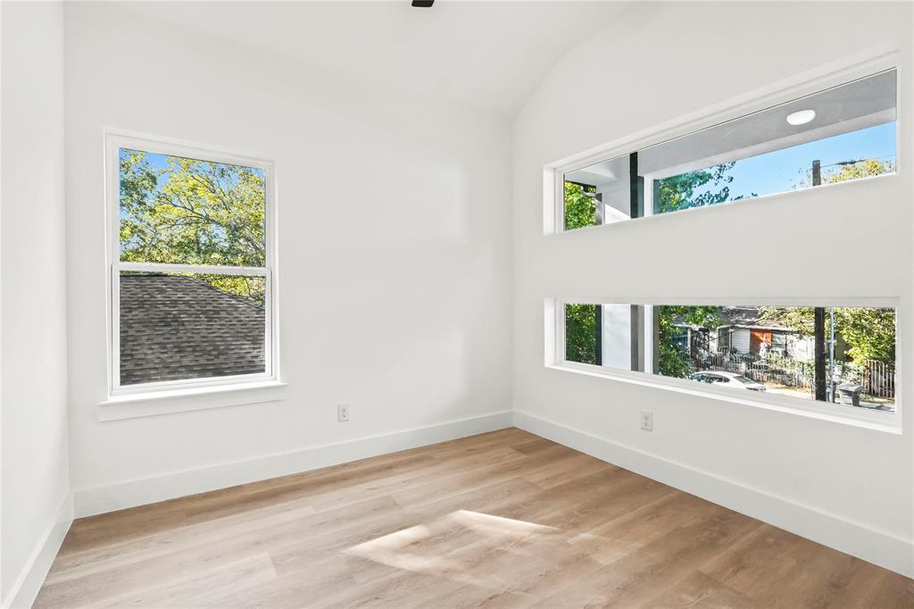 Homestead Manor - Residential