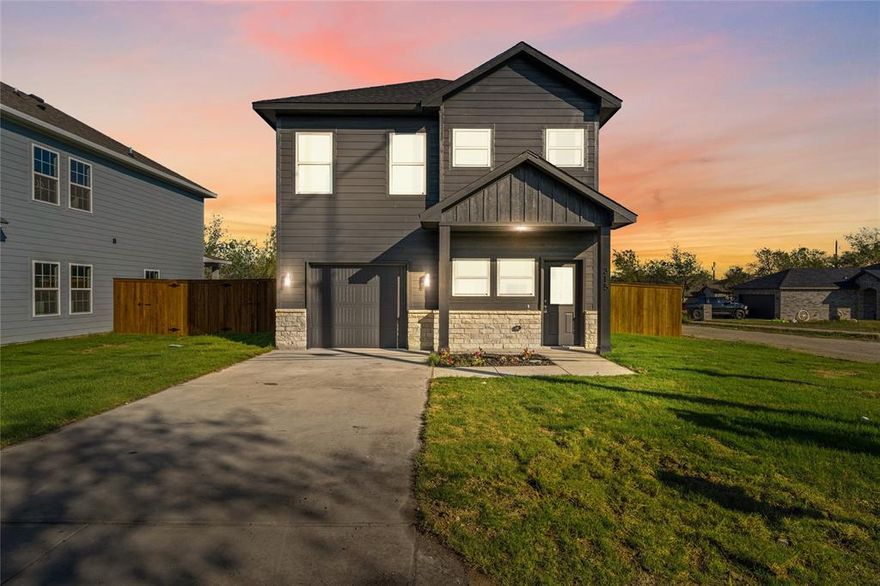 THE SELLER IS OFFERING $6,000 in closing costs until 12-31... COME SEE THIS NEW HOME!

Welcome to this solid new home! Spacious and ready for its first owners, this home offers an ideal blend of style, comfort and convenience. Be captivated by the high foer decorated with luxe lighting that  casts upon the  beautiful HARDWOOD floors throughout the open concept of the family living area. Not to mention the custom built electric fireplace within the heart of the home. The chef's kitchen has plenty of sleek custom cabinetry that pairs well with the distinct quartz countertops and spacious island. Step into your primary suite complete with a tile lined walk-in shower, soaking tub and dual vanities. Two additional bedrooms that offer enough space and comfort for everyone. Full sized utility room. Outside, enjoy the weather under your back patio in your low maintenance yard, that has a 6' privacy fence. Located in a quiet neighborhood, w convenient access to shopping, dining, and schools.