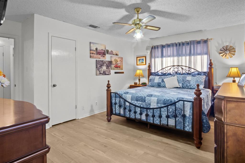 Royal Oaks - Residential