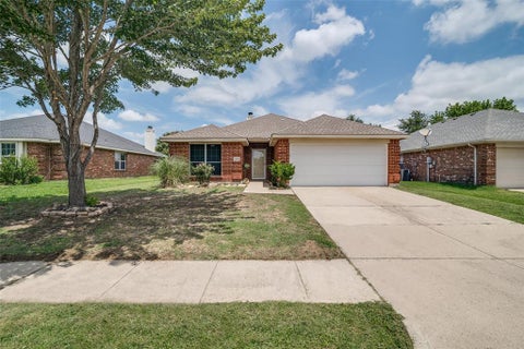 Photo of 2800 Spencer Circle, Royse City, TX 75189 (MLS # 21403897)