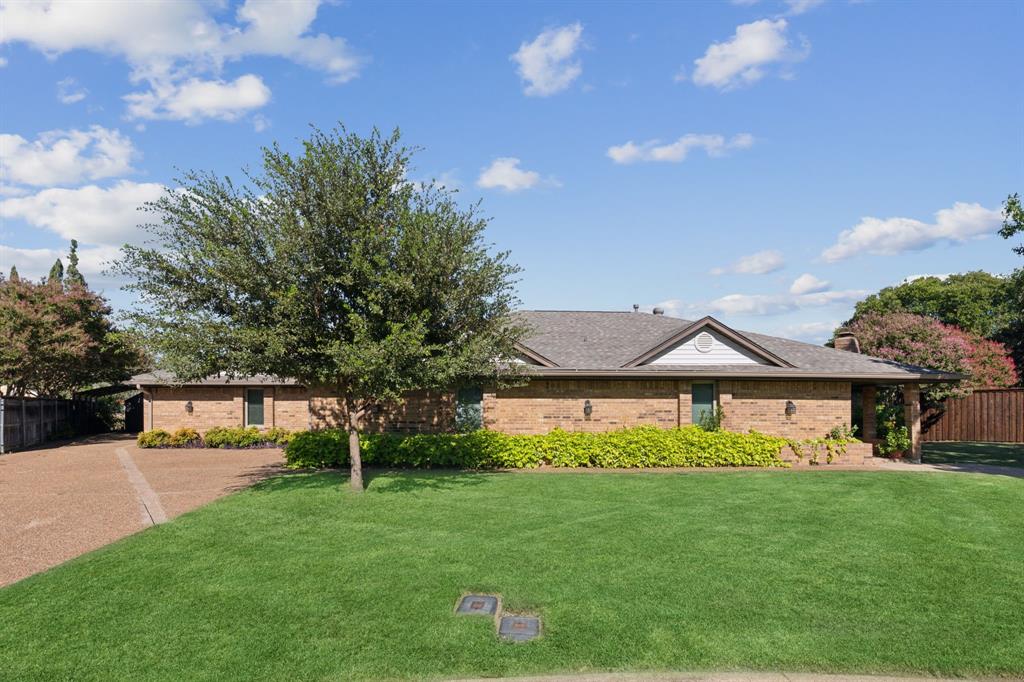 108 Circleview Drive S