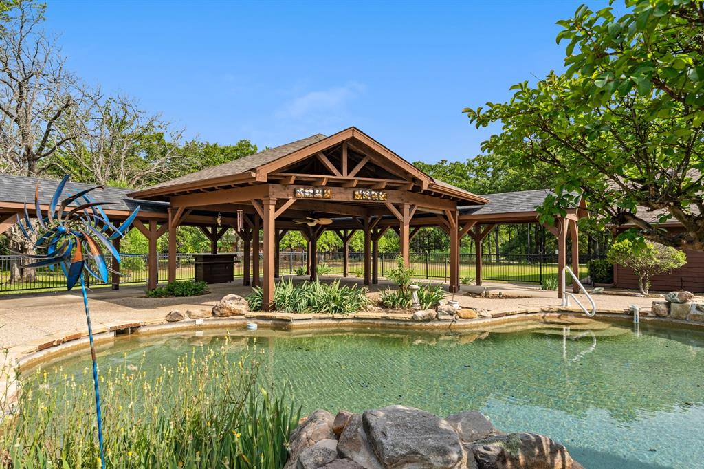 1604 Hollow Way Lane