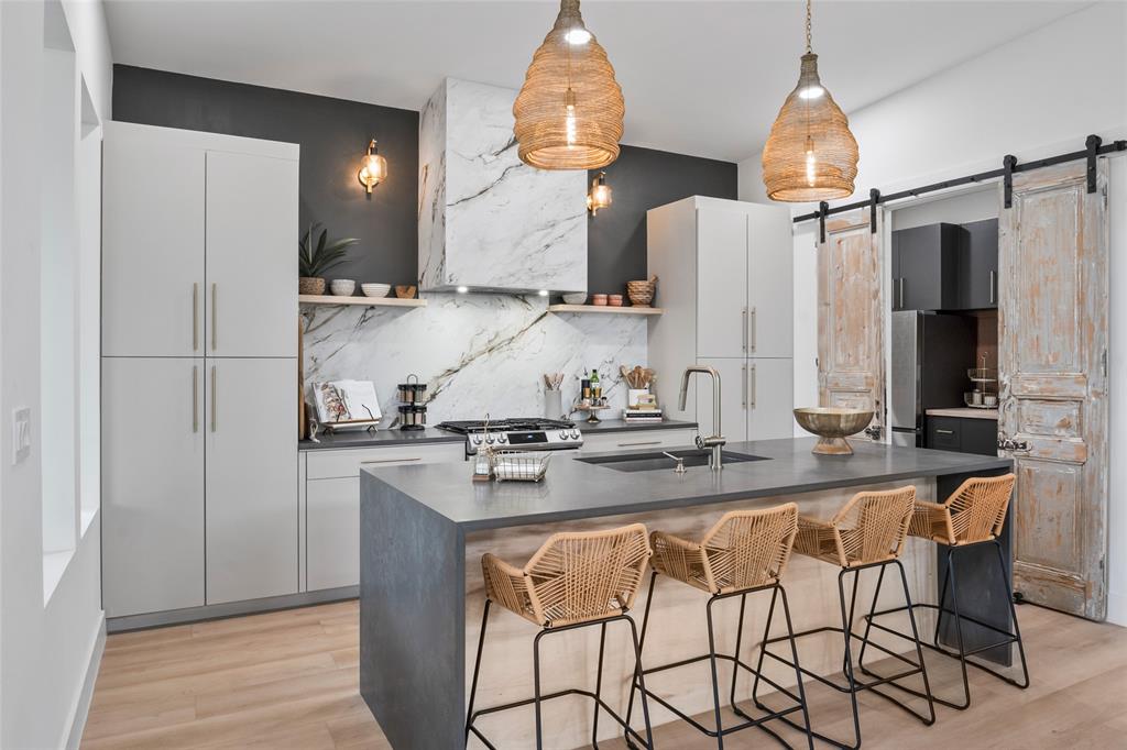 Moss Lake Estate - Residential