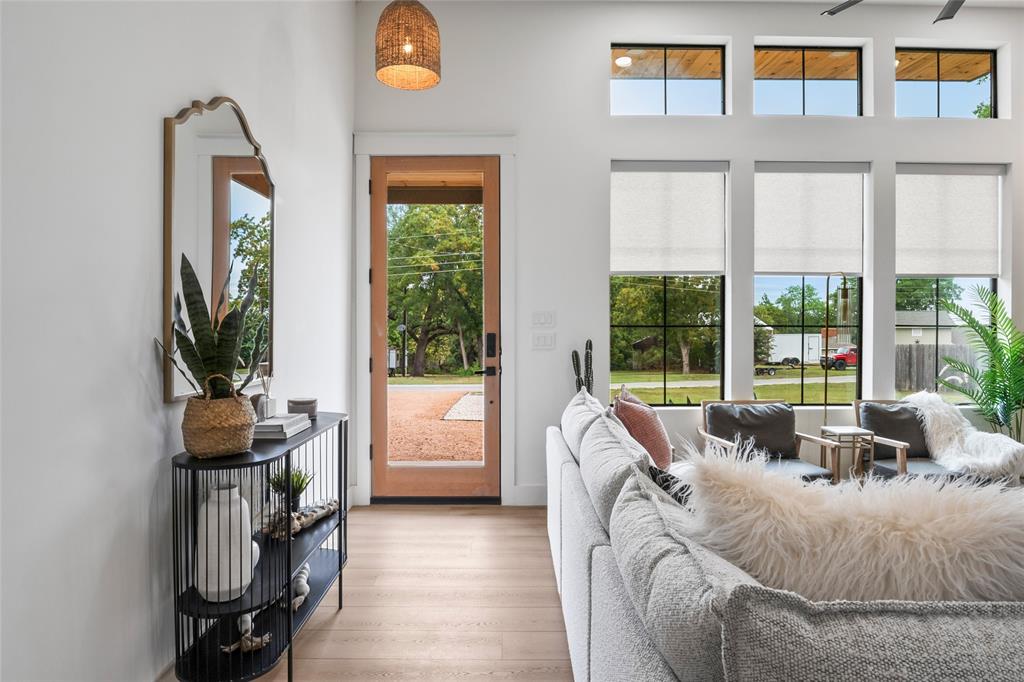 Moss Lake Estate - Residential