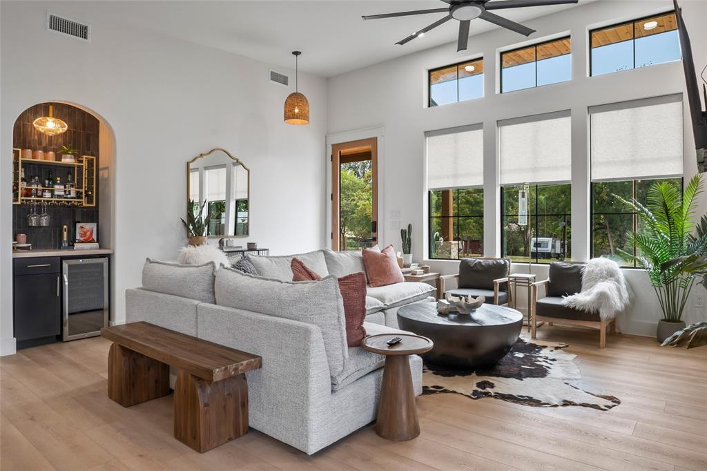 Moss Lake Estate - Residential