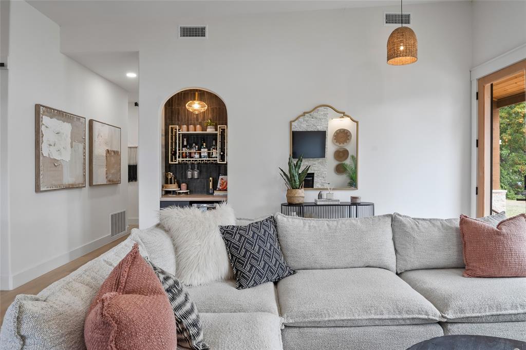 Moss Lake Estate - Residential