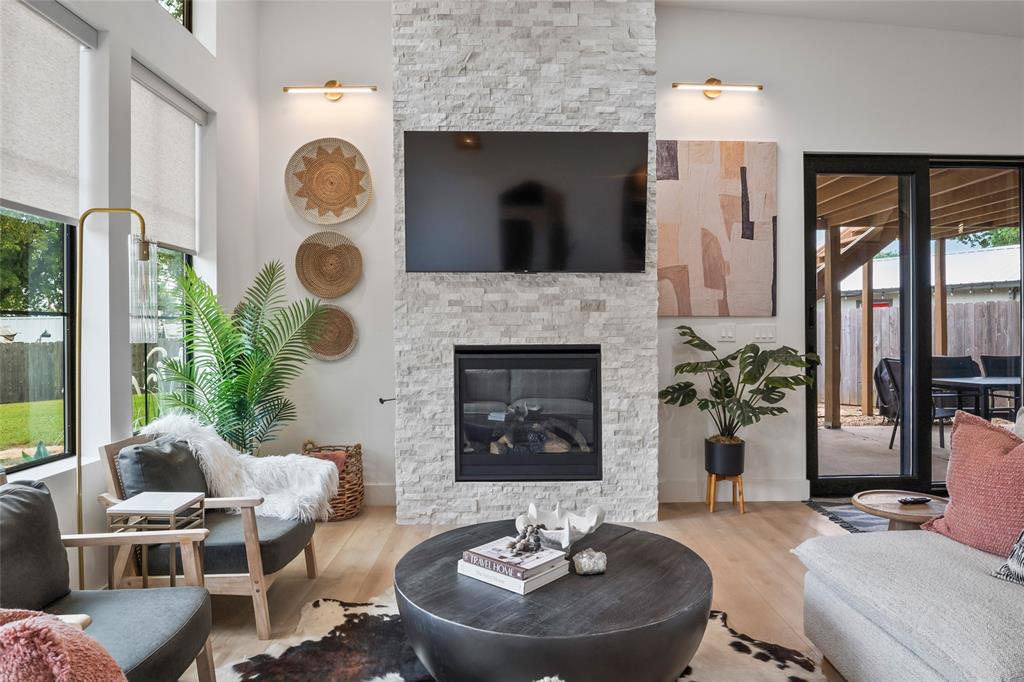 Moss Lake Estate - Residential