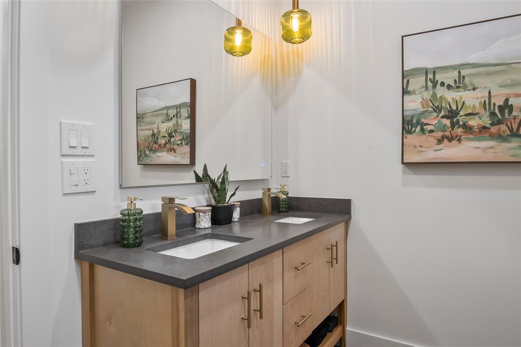 Moss Lake Estate - Residential