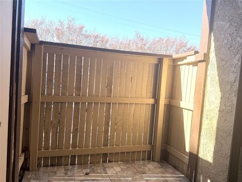 Tiny photo for 1101 Calico Lane #1411, Arlington, TX 76011 (MLS # 21132754)