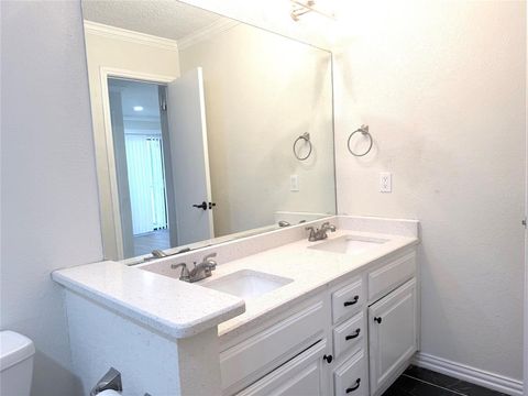 Tiny photo for 1101 Calico Lane #1411, Arlington, TX 76011 (MLS # 21132754)